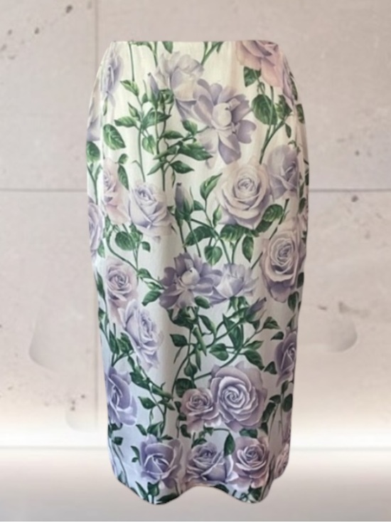 Dolce & Gabbana Dresses & Skirts - DOLCE & GABBANA SILK
STRETCH ROSE FLORAL PENCIL
SKIRT SIZE 44
